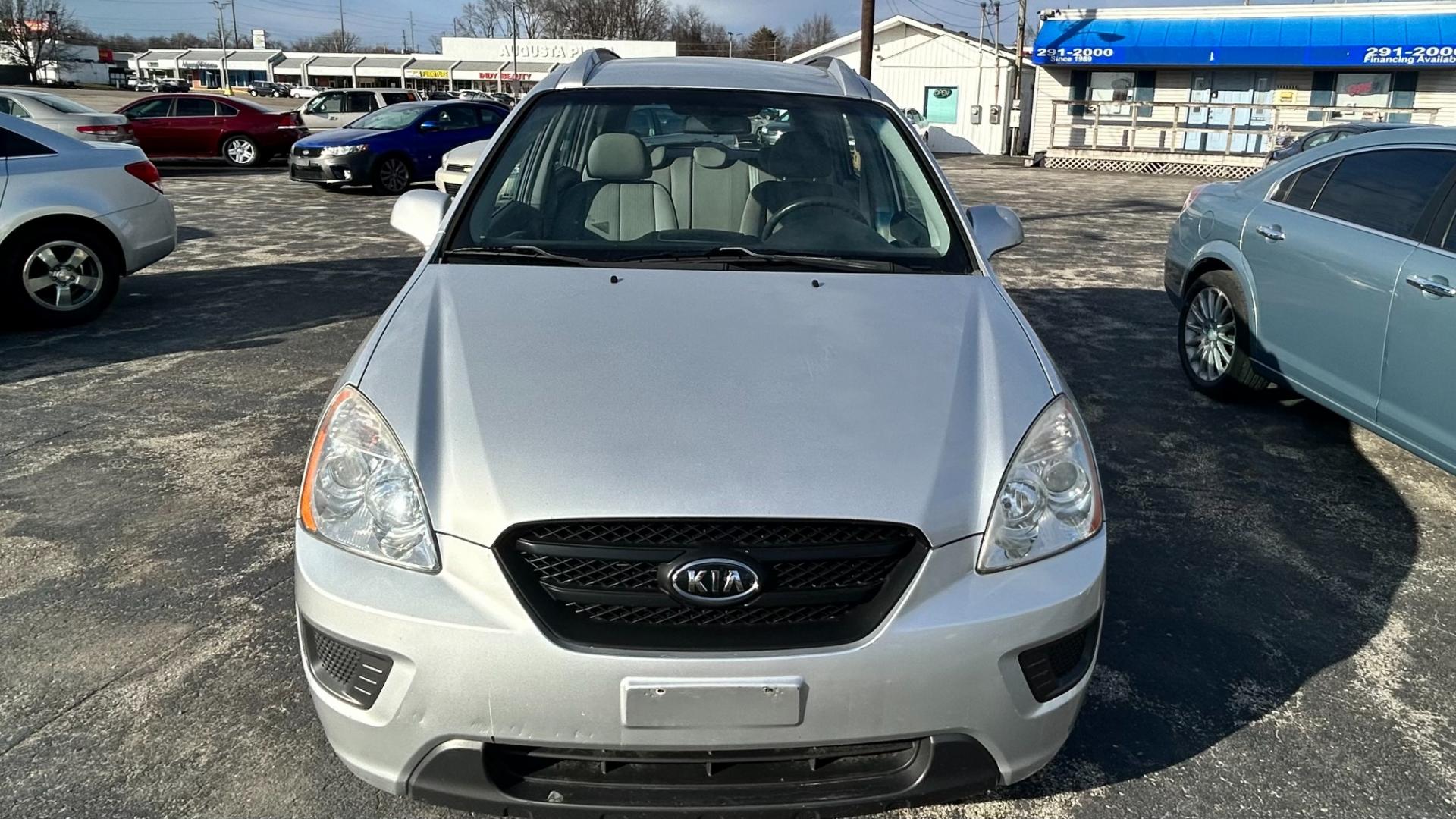 2007 Silver /GRAY Kia Rondo (KNAFG526877) , located at 2710A Westlane Rd., Indianapolis, IN, 46268, (317) 291-2000, 39.885670, -86.208160 - Photo#3